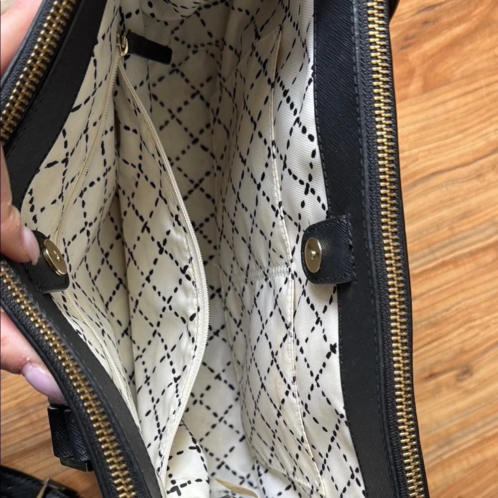 Kate Spade Black Crossbody Bag with Structured Design - Picture 4 of 7